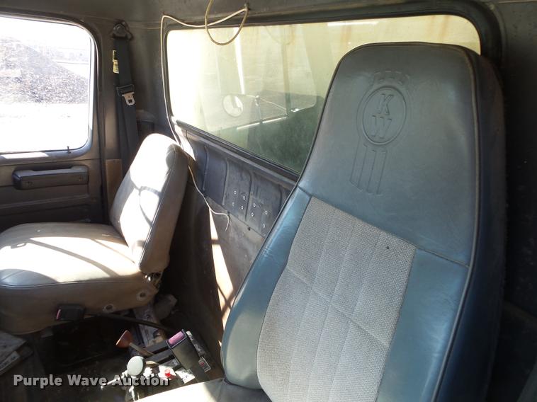 image for item DA2594 1995 International 4900 dump truck