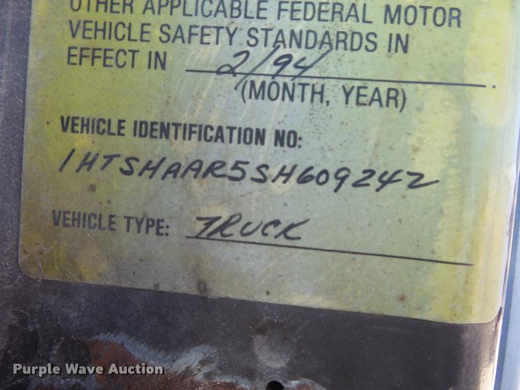 image for item DA2594 1995 International 4900 dump truck