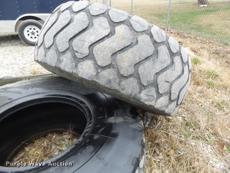 image for item DA9414 (2) Double Coin Mfg. 20.5R25 tires