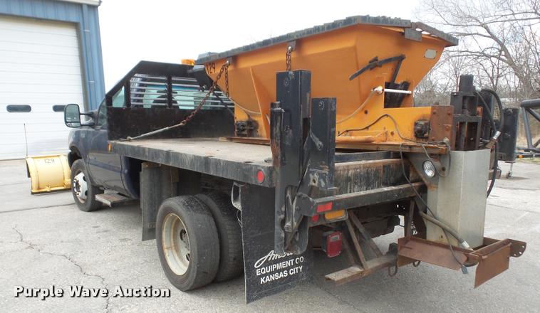 image for item DB0525 2001 Ford F450 Super Duty flatbed truck