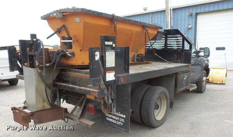 image for item DB0525 2001 Ford F450 Super Duty flatbed truck