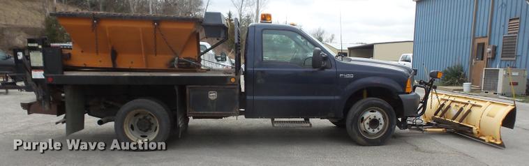 image for item DB0525 2001 Ford F450 Super Duty flatbed truck