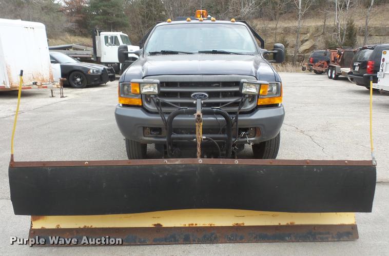 image for item DB0525 2001 Ford F450 Super Duty flatbed truck
