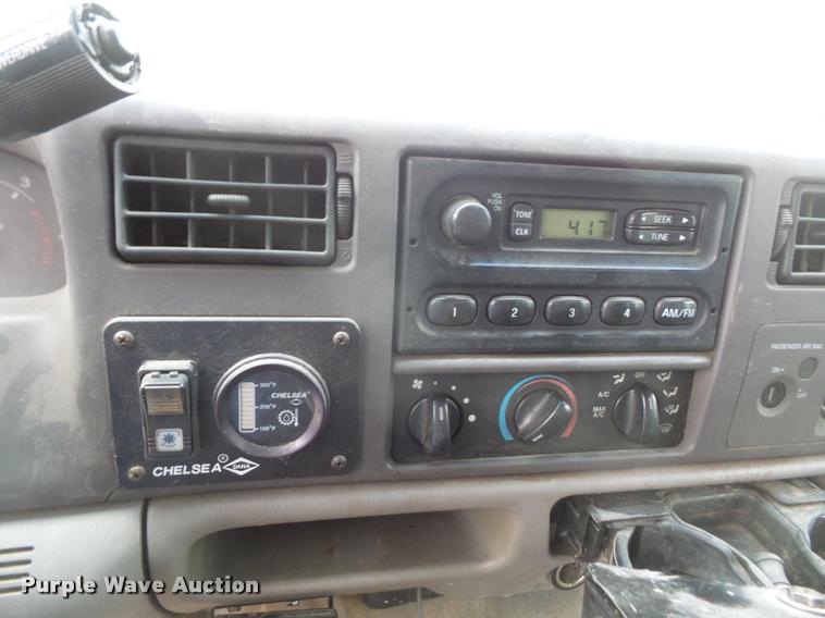 image for item DB0525 2001 Ford F450 Super Duty flatbed truck