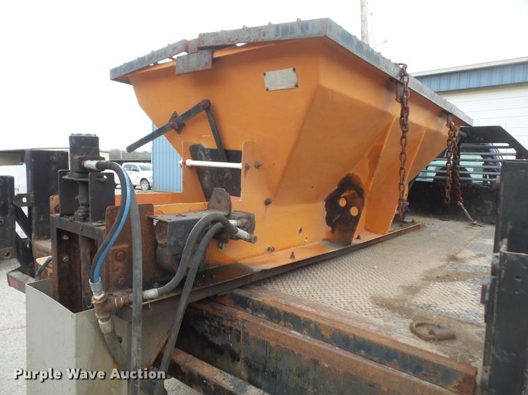 image for item DB0525 2001 Ford F450 Super Duty flatbed truck