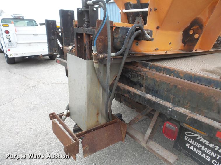 image for item DB0525 2001 Ford F450 Super Duty flatbed truck