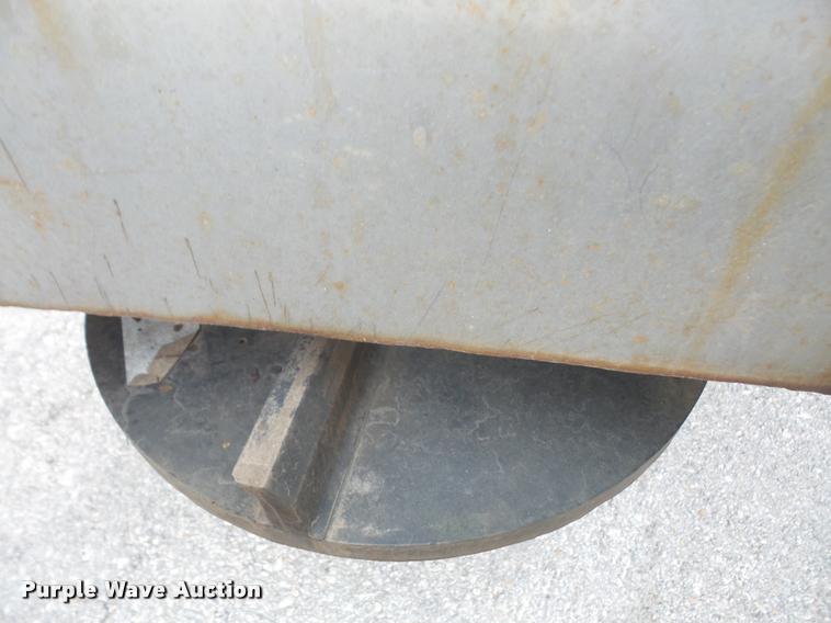 image for item DB0525 2001 Ford F450 Super Duty flatbed truck