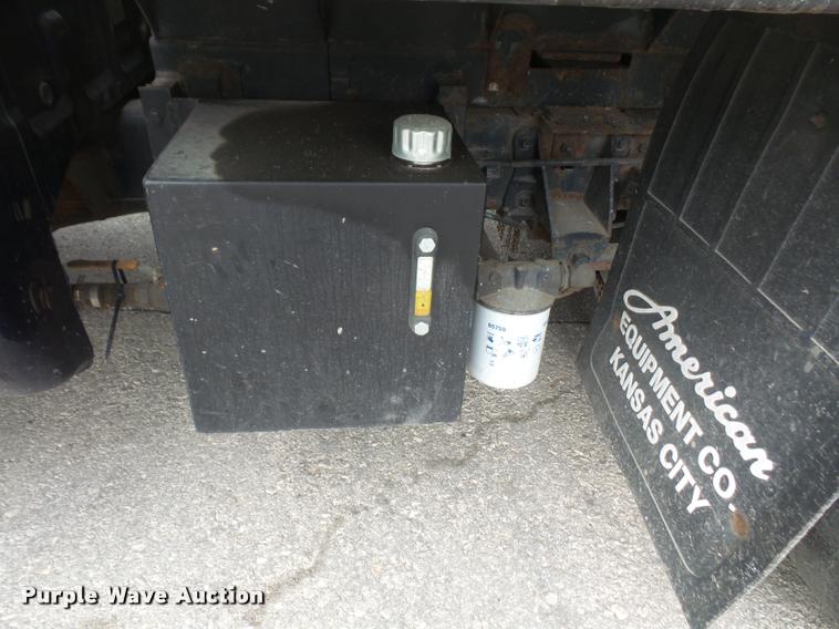 image for item DB0525 2001 Ford F450 Super Duty flatbed truck