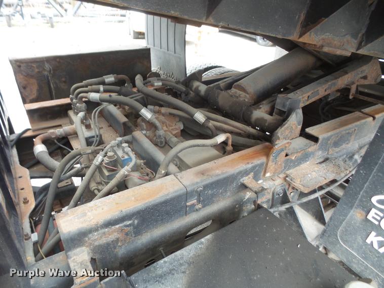 image for item DB0525 2001 Ford F450 Super Duty flatbed truck