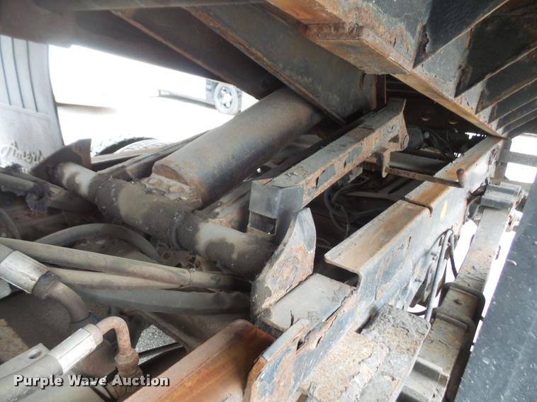 image for item DB0525 2001 Ford F450 Super Duty flatbed truck