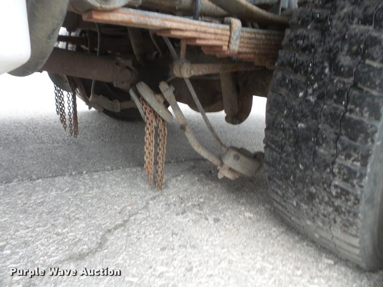 image for item DB0525 2001 Ford F450 Super Duty flatbed truck