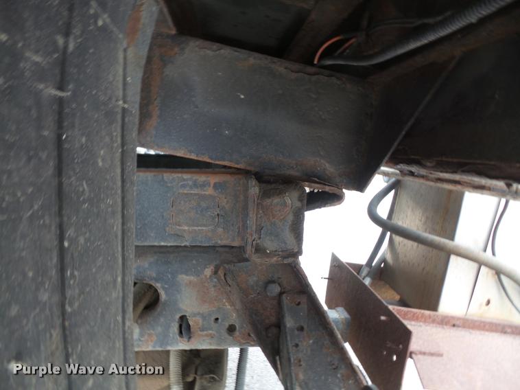 image for item DB0525 2001 Ford F450 Super Duty flatbed truck