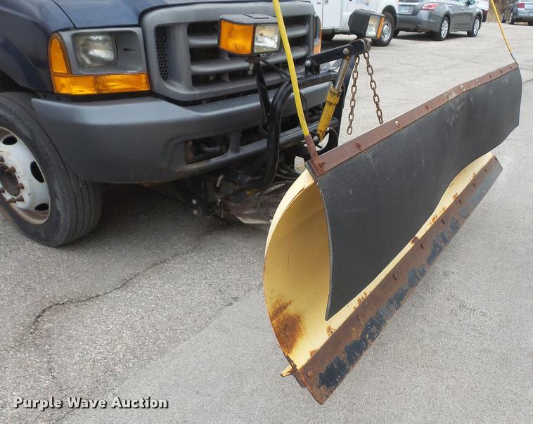 image for item DB0525 2001 Ford F450 Super Duty flatbed truck