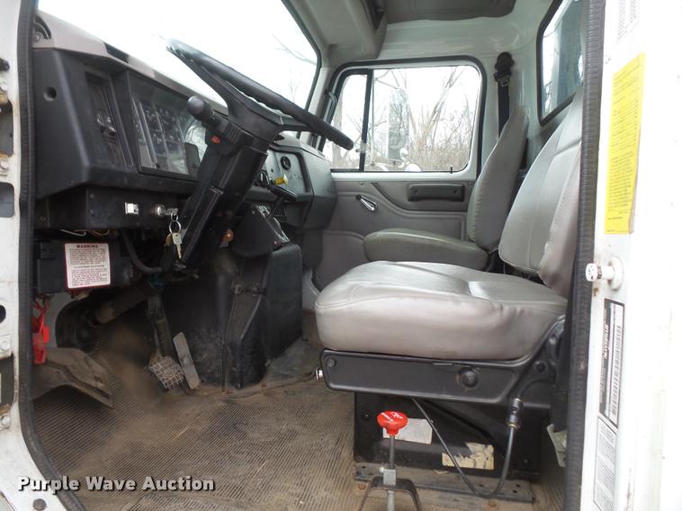 image for item DB0526 1999 International 4700 dump flatbed truck