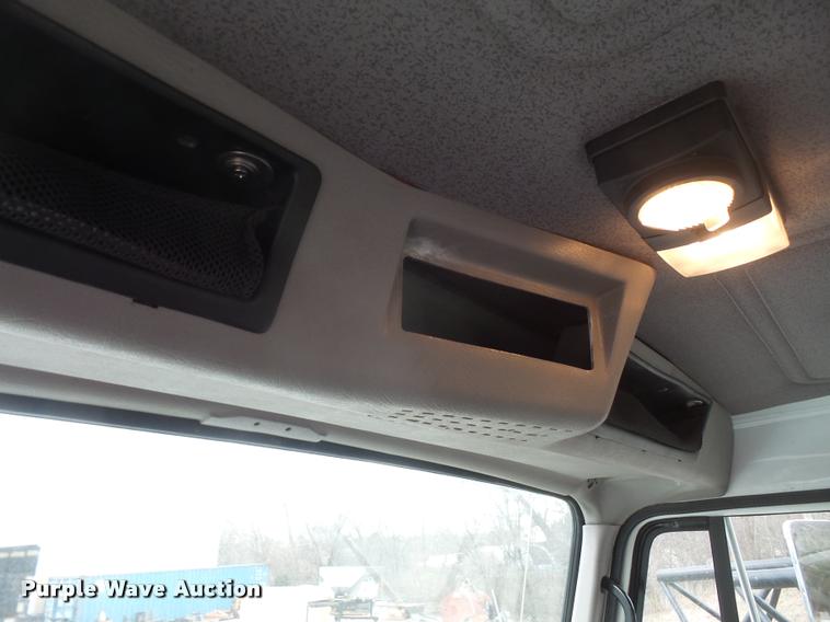 image for item DB0526 1999 International 4700 dump flatbed truck