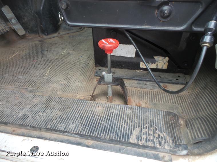 image for item DB0526 1999 International 4700 dump flatbed truck