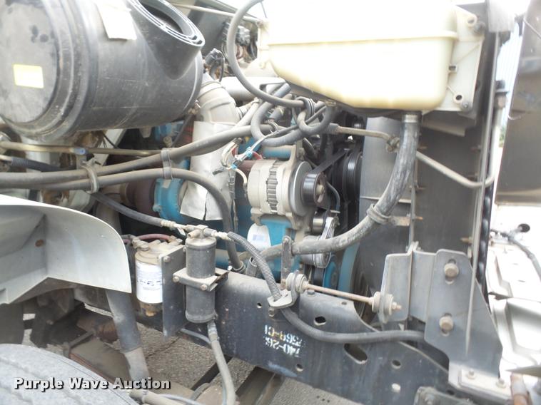 image for item DB0526 1999 International 4700 dump flatbed truck