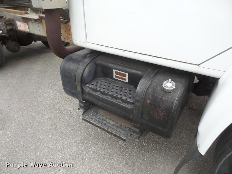 image for item DB0526 1999 International 4700 dump flatbed truck