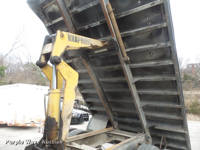 image for item DB0526 1999 International 4700 dump flatbed truck