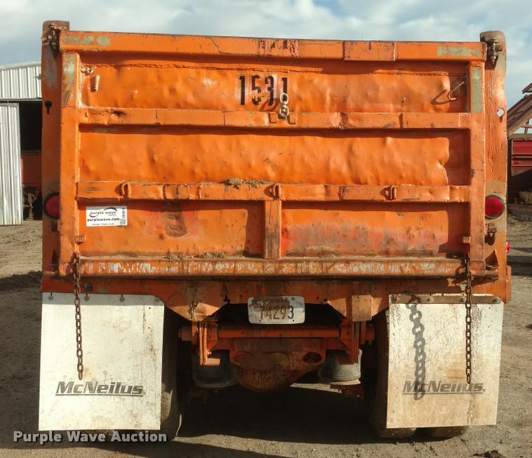 image for item DB0870 1994 Freightliner FLD120SD dump truck
