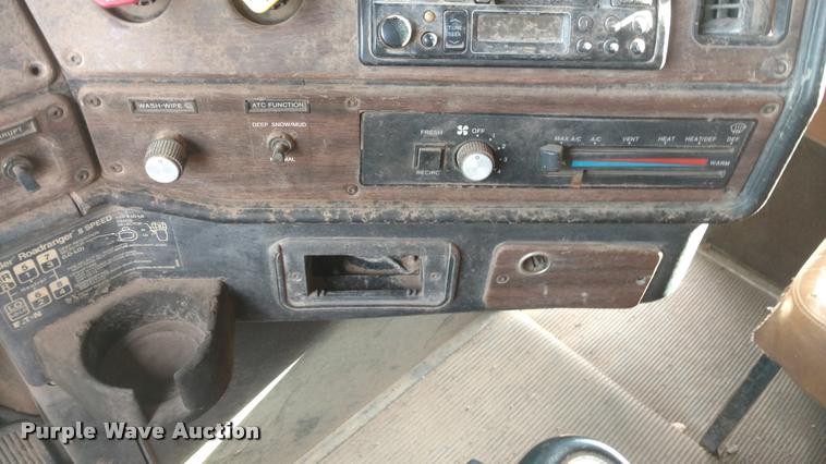 image for item DB0870 1994 Freightliner FLD120SD dump truck