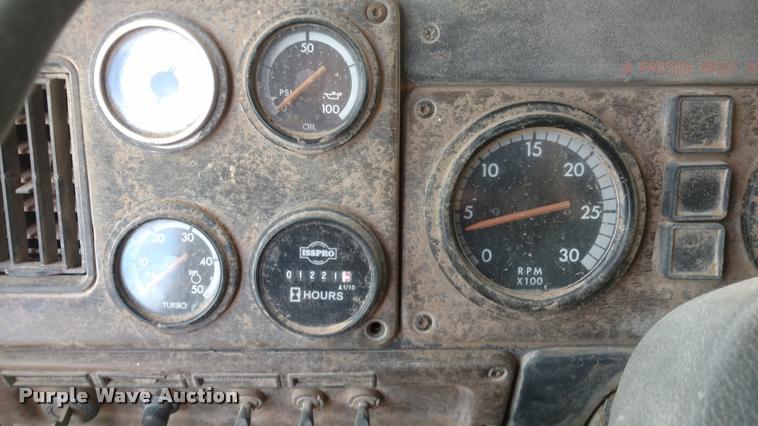 image for item DB0870 1994 Freightliner FLD120SD dump truck