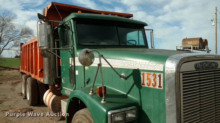 image for item DB0870 1994 Freightliner FLD120SD dump truck