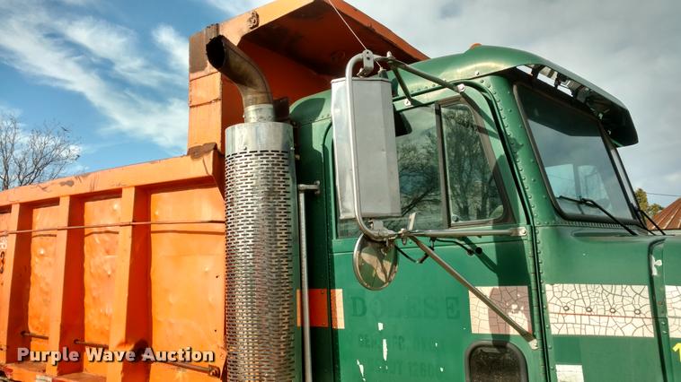 image for item DB0870 1994 Freightliner FLD120SD dump truck