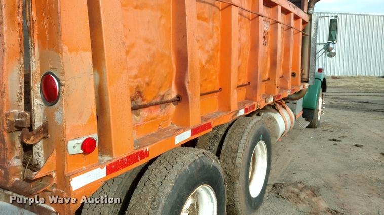 image for item DB0870 1994 Freightliner FLD120SD dump truck