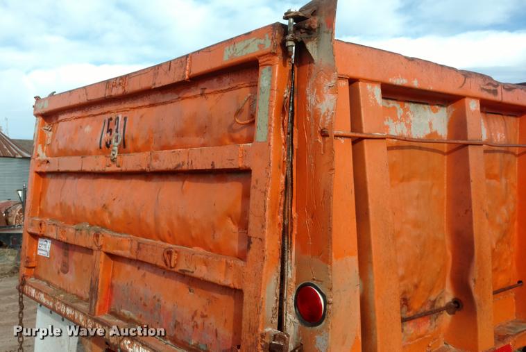 image for item DB0870 1994 Freightliner FLD120SD dump truck