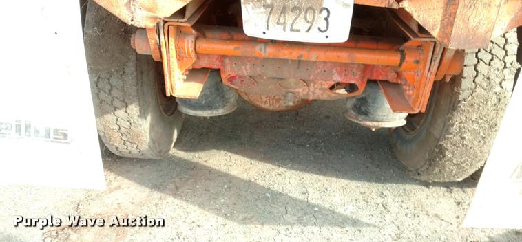 image for item DB0870 1994 Freightliner FLD120SD dump truck