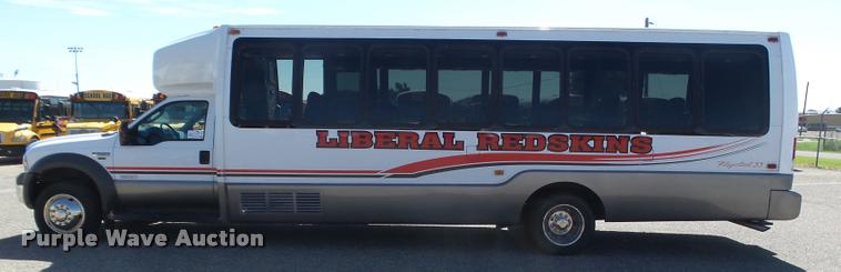 image for item DB1935 2005 Ford F550 Super Duty XL shuttle bus