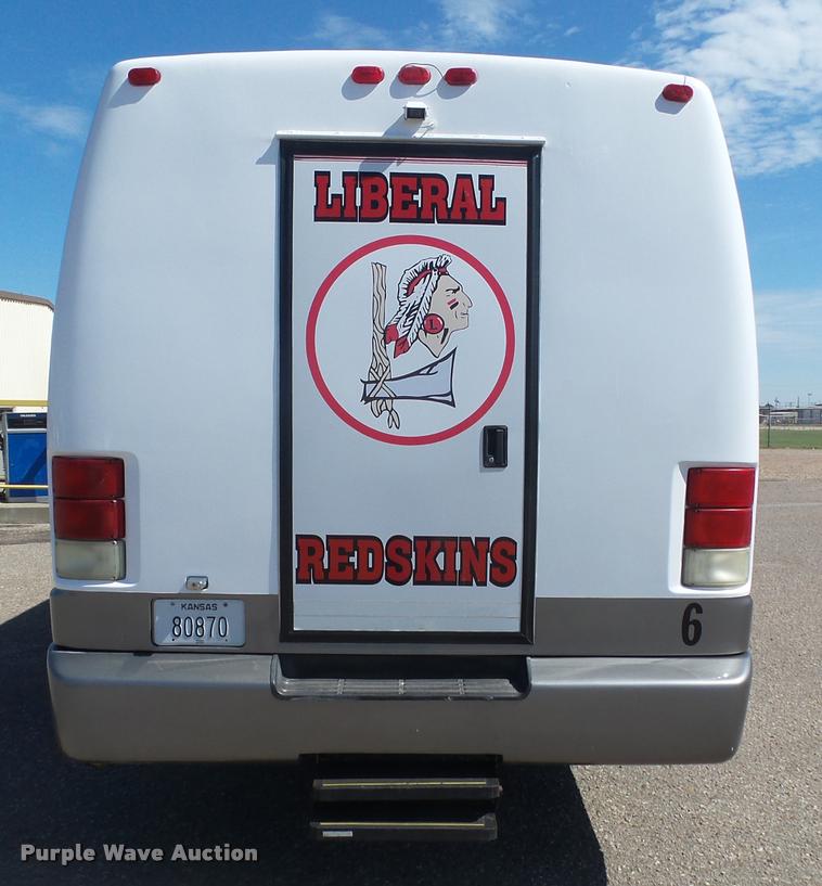 image for item DB1935 2005 Ford F550 Super Duty XL shuttle bus