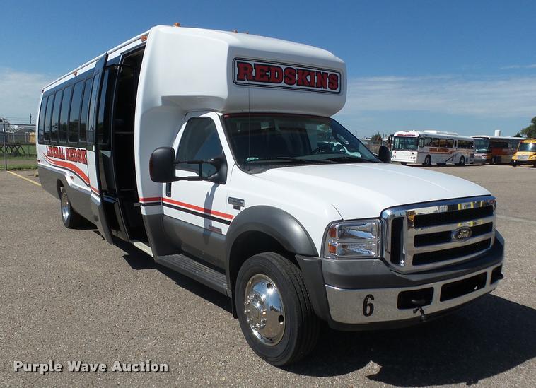 image for item DB1935 2005 Ford F550 Super Duty XL shuttle bus