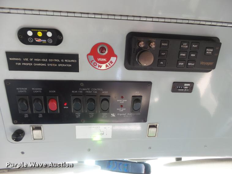 image for item DB1935 2005 Ford F550 Super Duty XL shuttle bus