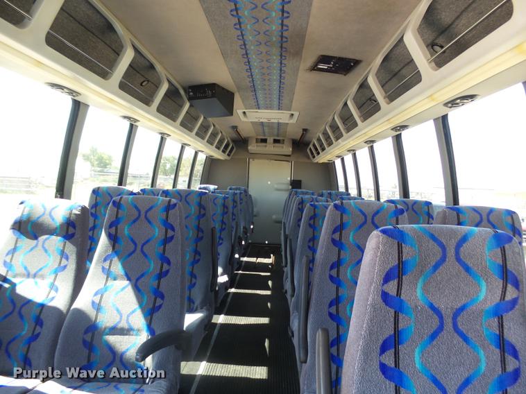 image for item DB1935 2005 Ford F550 Super Duty XL shuttle bus