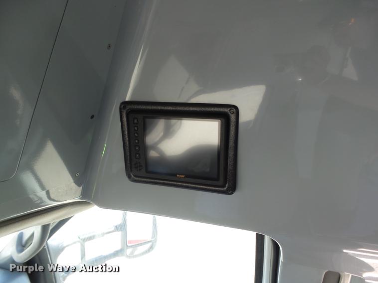 image for item DB1935 2005 Ford F550 Super Duty XL shuttle bus