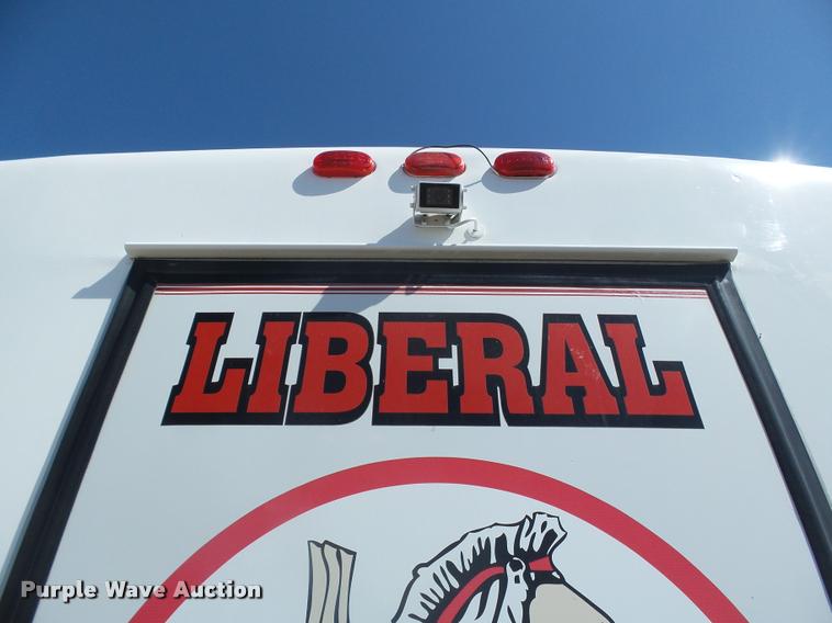 image for item DB1935 2005 Ford F550 Super Duty XL shuttle bus