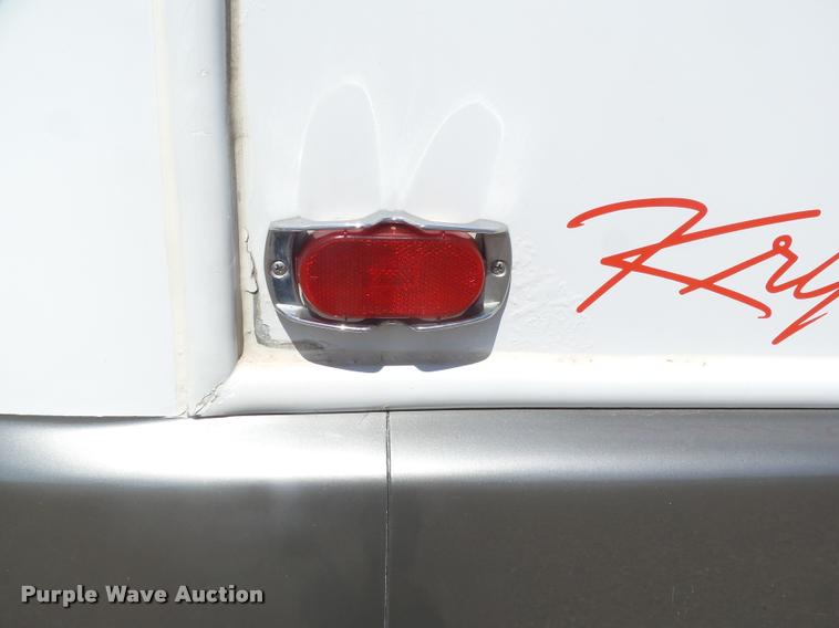 image for item DB1935 2005 Ford F550 Super Duty XL shuttle bus