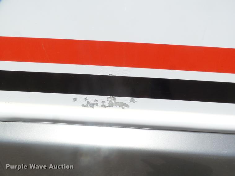 image for item DB1935 2005 Ford F550 Super Duty XL shuttle bus