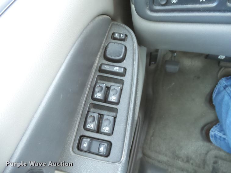 image for item DB1938 2003 Chevrolet Tahoe SUV