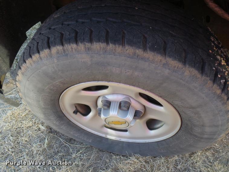 image for item DB1938 2003 Chevrolet Tahoe SUV