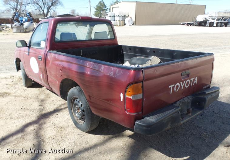 image for item DB1944 1995 Toyota Tacoma pickup truck