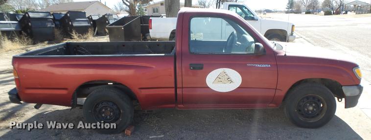 image for item DB1944 1995 Toyota Tacoma pickup truck