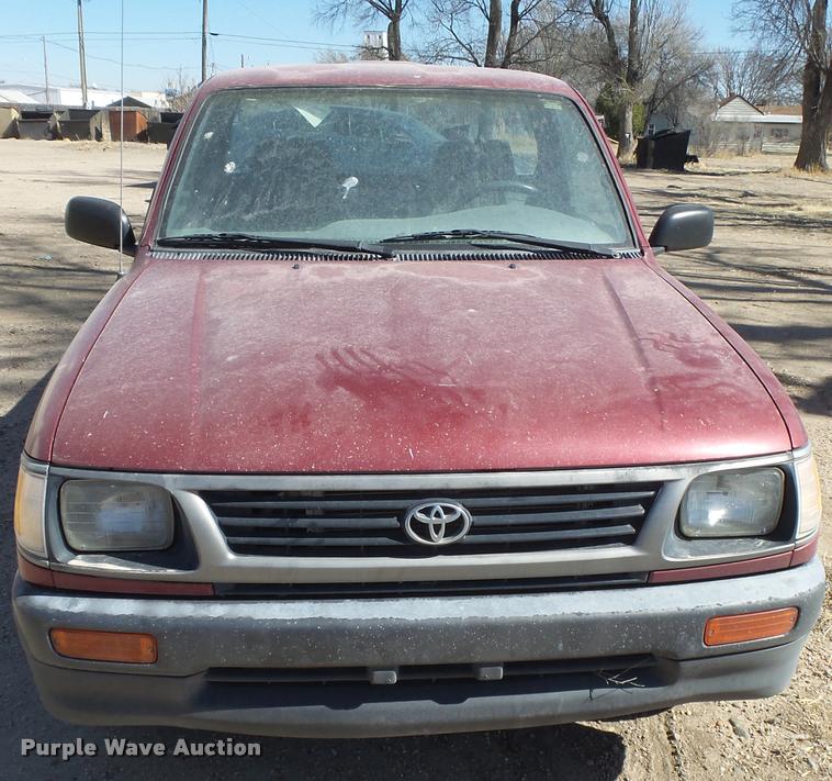 image for item DB1944 1995 Toyota Tacoma pickup truck