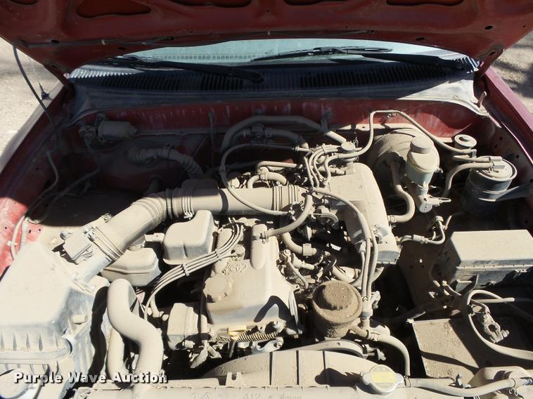 image for item DB1944 1995 Toyota Tacoma pickup truck