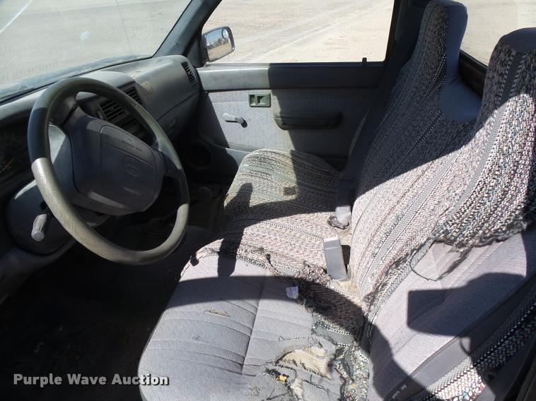 image for item DB1944 1995 Toyota Tacoma pickup truck