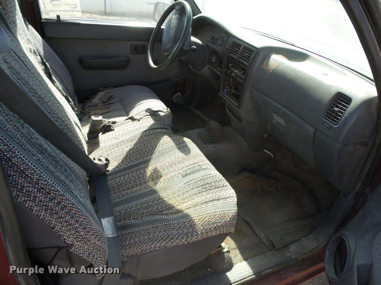 image for item DB1944 1995 Toyota Tacoma pickup truck