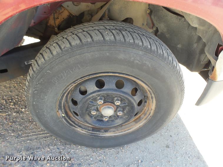 image for item DB1944 1995 Toyota Tacoma pickup truck