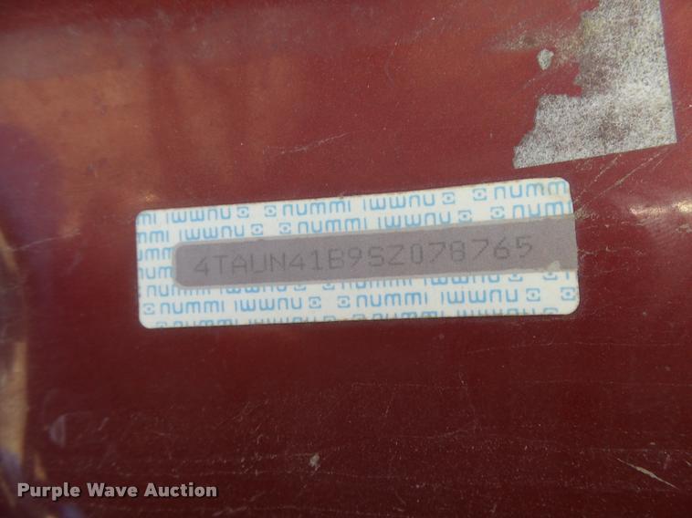 image for item DB1944 1995 Toyota Tacoma pickup truck